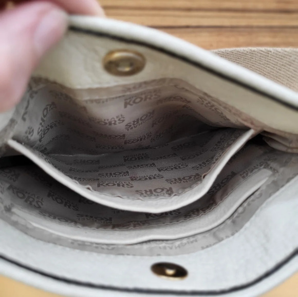 Michael Kors Cream Crossbody Bag - Picture 5 of 8